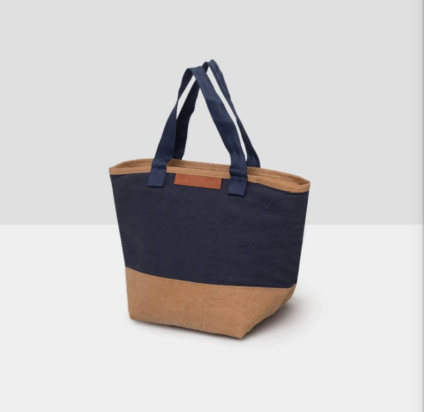 Out of the woods lunch tote