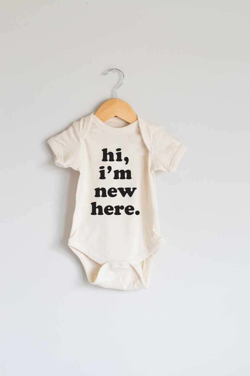 Hi, I&#39;m New Here Baby Onesie in Cream, Baby Bodysuit, Baby Gift